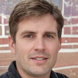 Максим Тарасов